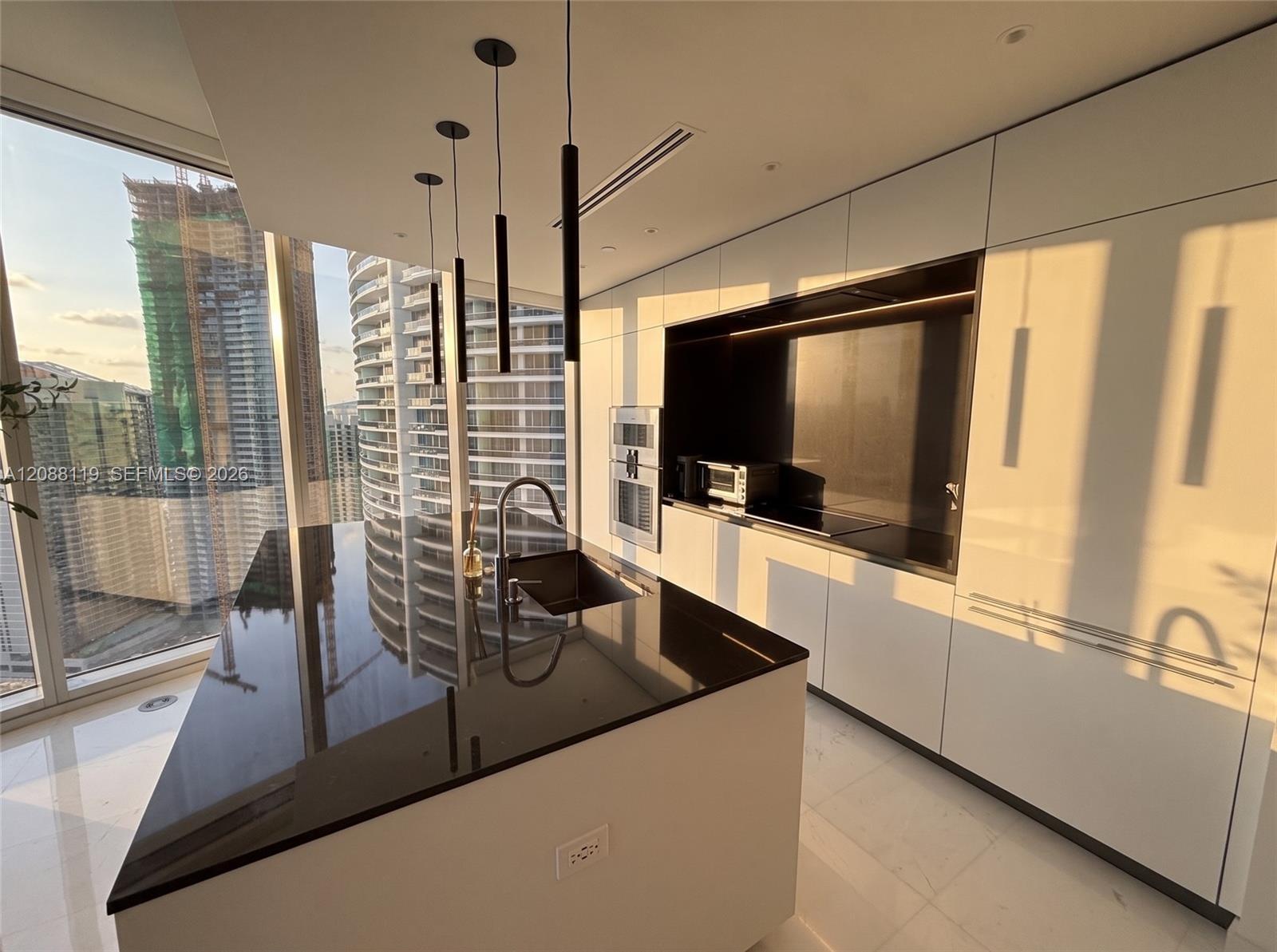 300 Biscayne Boulevard Way # 4007W