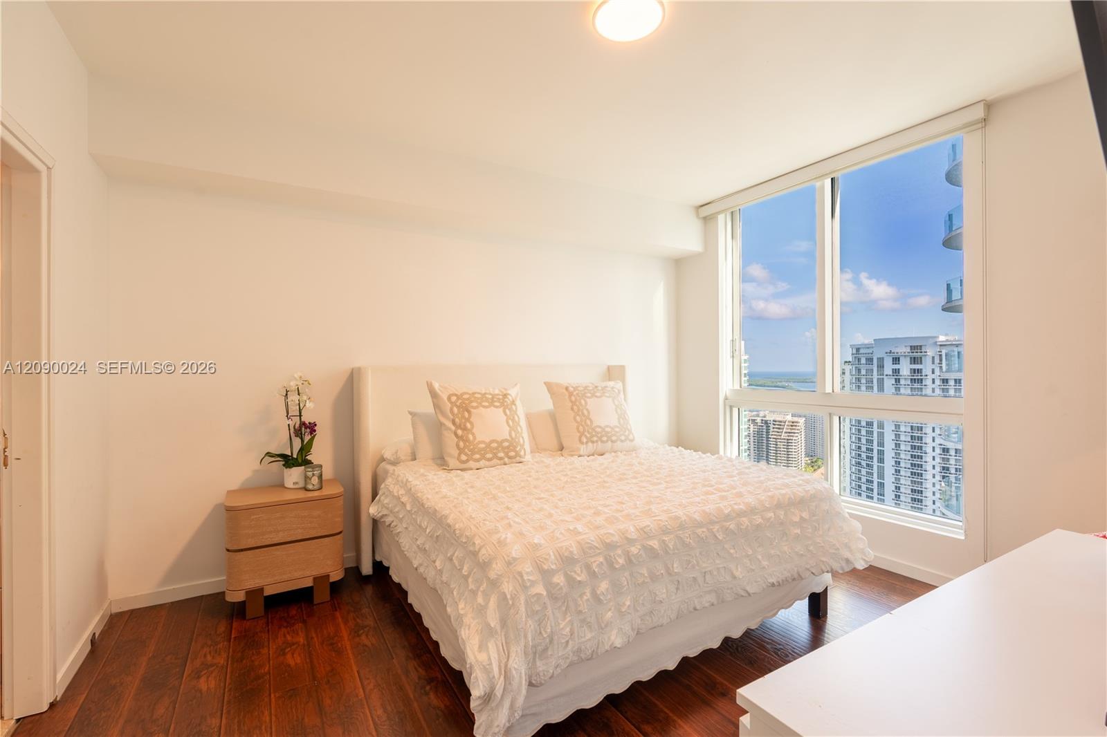 300 S Biscayne Blvd # 3504 Unit: T-3504