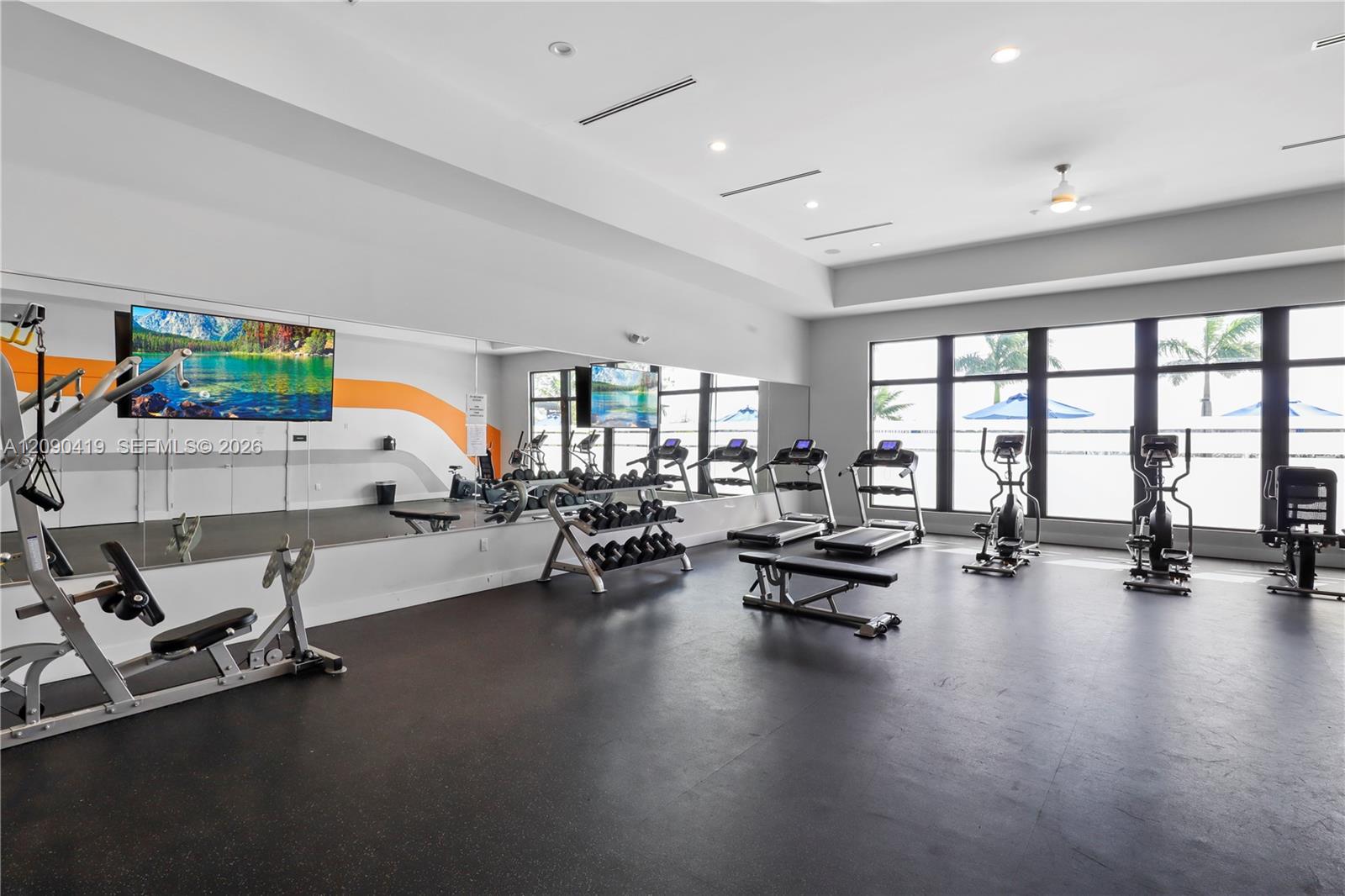 957 NE 211th St