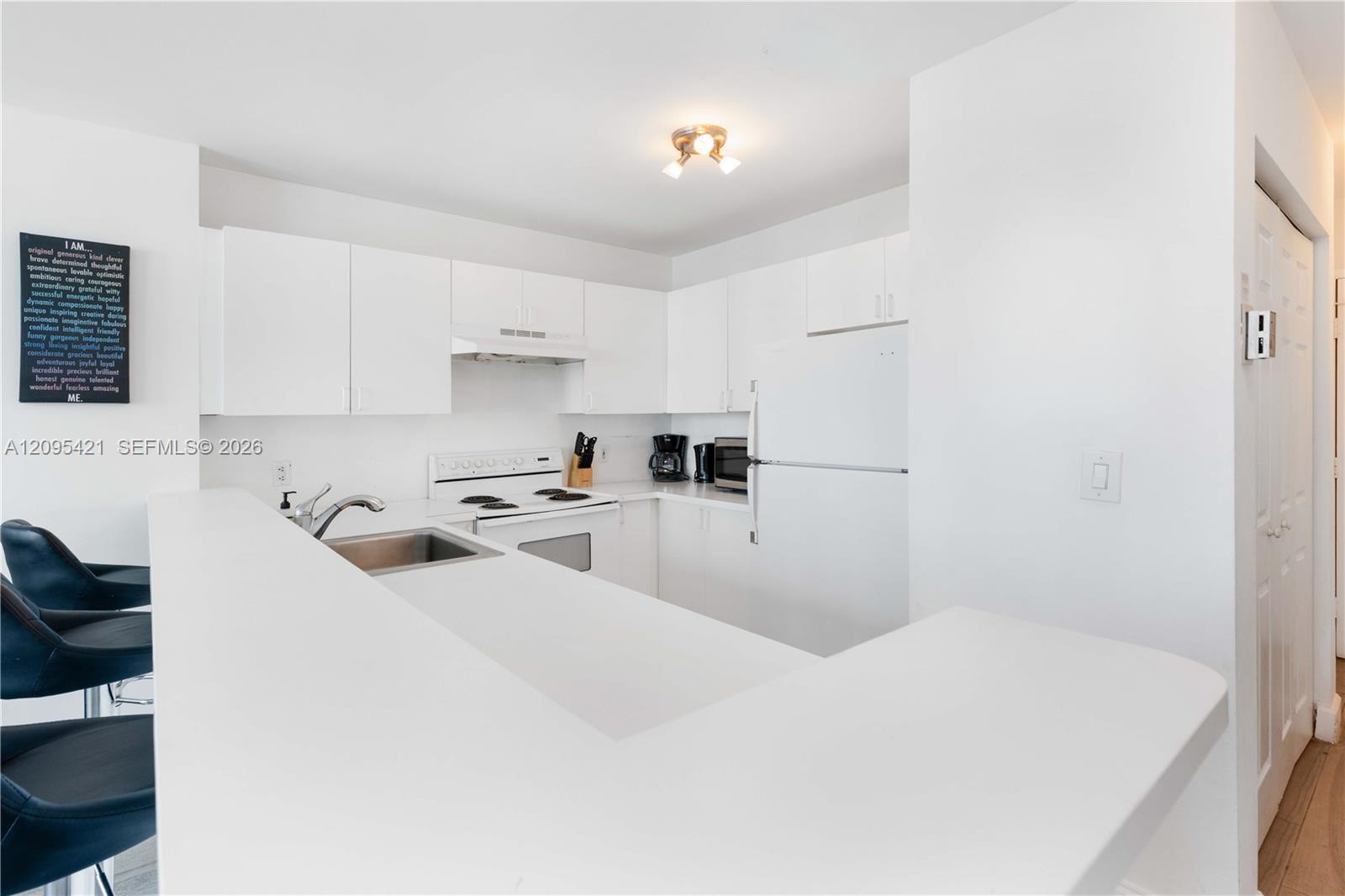 5445 Collins Ave Unit: BAY12