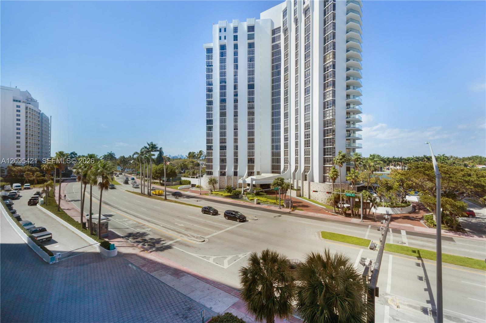 5445 Collins Ave Unit: BAY12