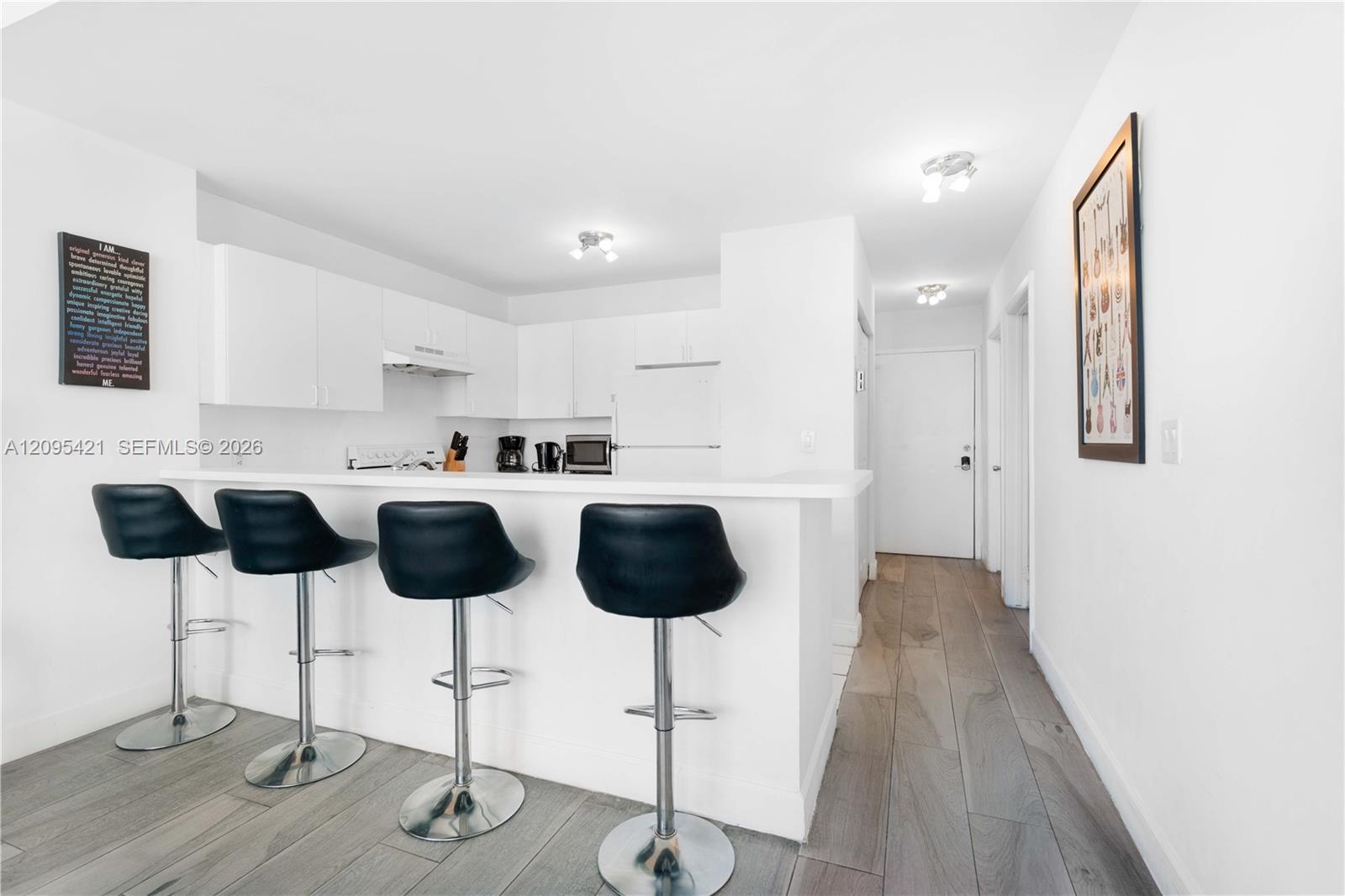 5445 Collins Ave Unit: BAY12