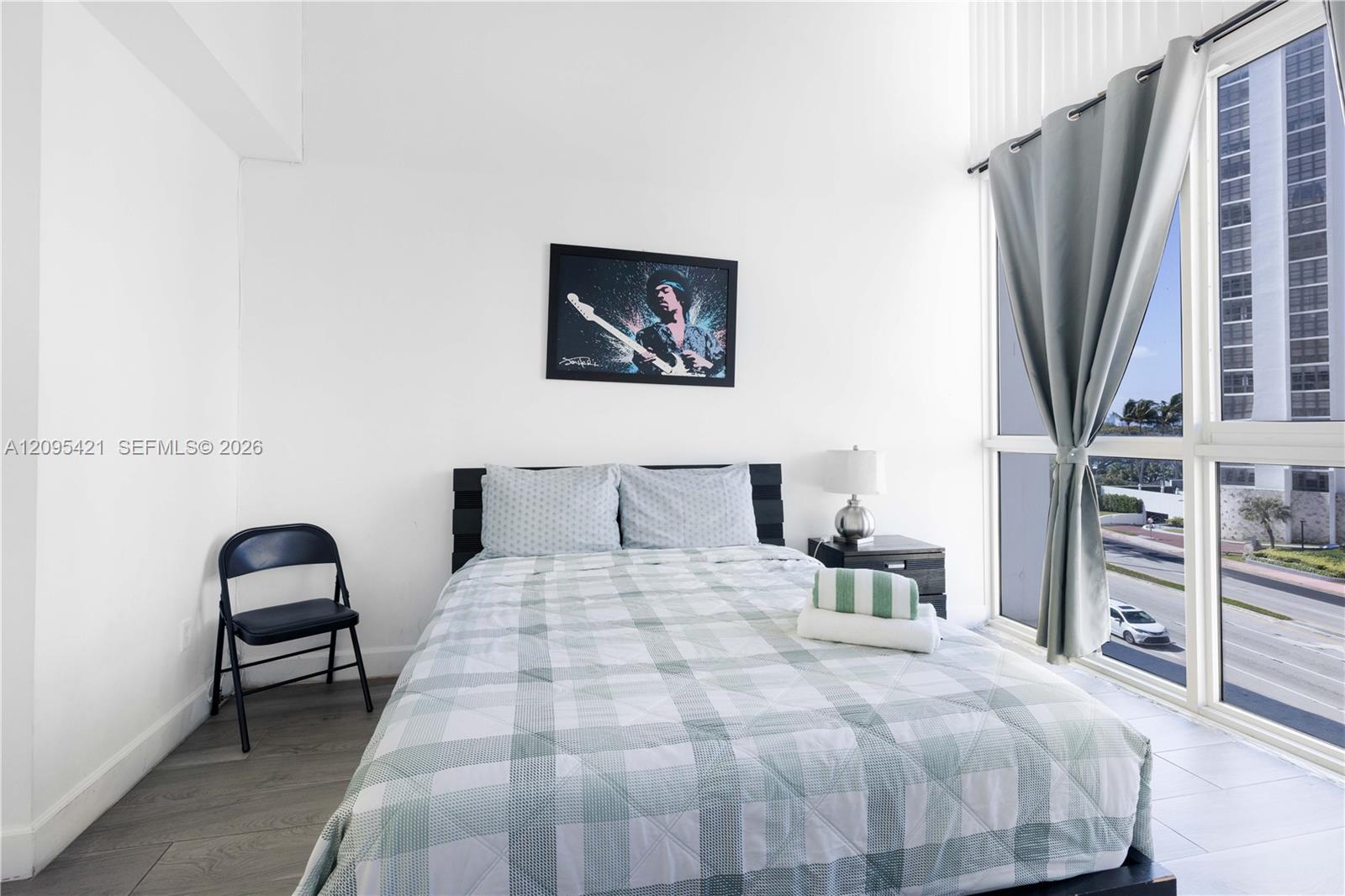 5445 Collins Ave Unit: BAY12