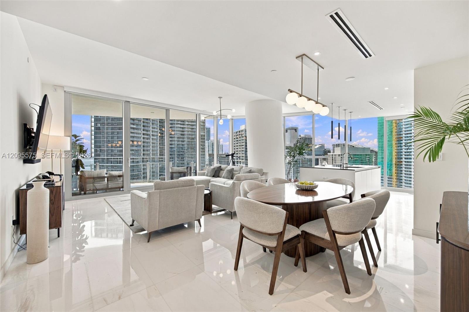300 Biscayne Boulevard Way # 4007W
