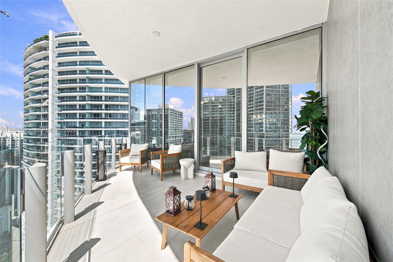 300 Biscayne Boulevard Way # 4007W