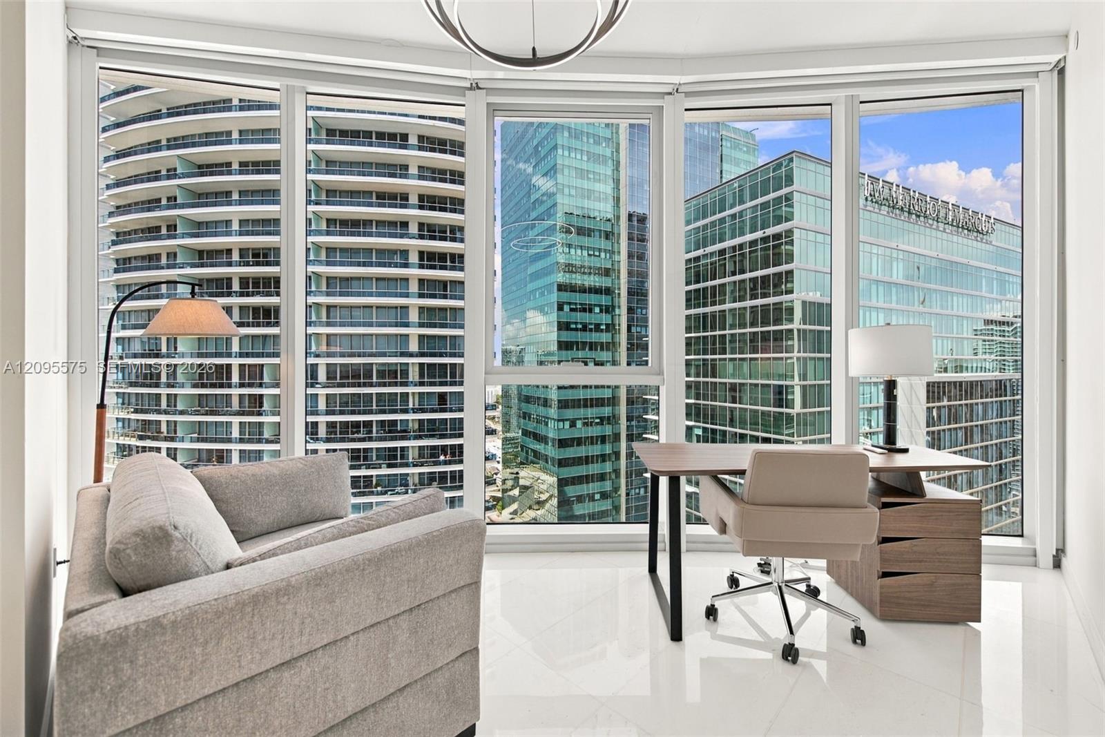 300 Biscayne Boulevard Way # 4007W