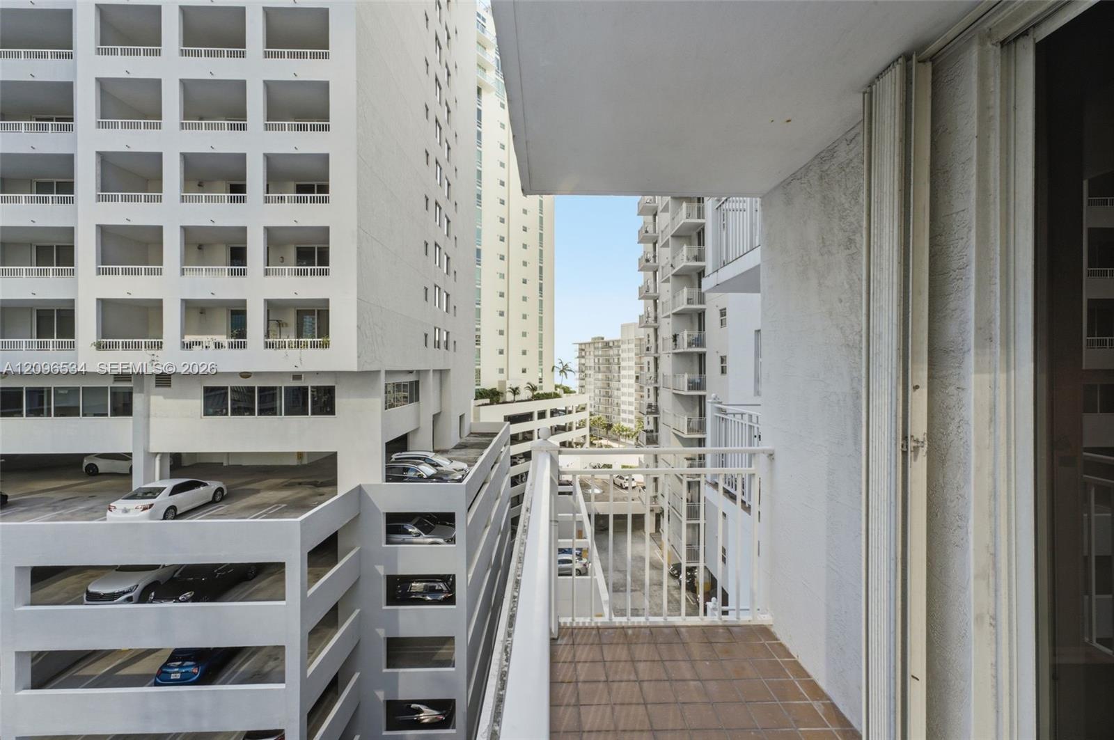 185 SE 14th Ter # 1010
