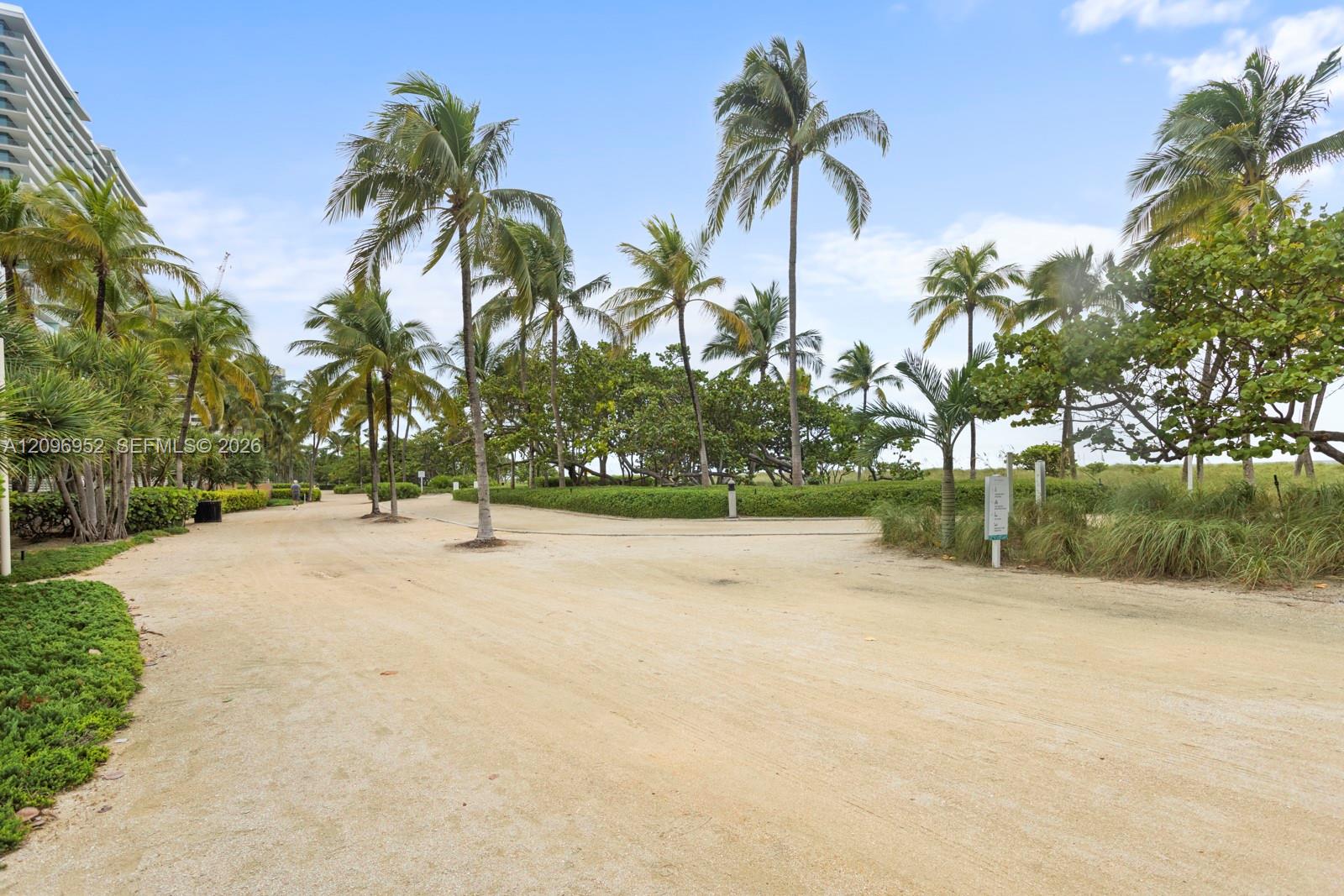 10155 Collins Avenue # 1210