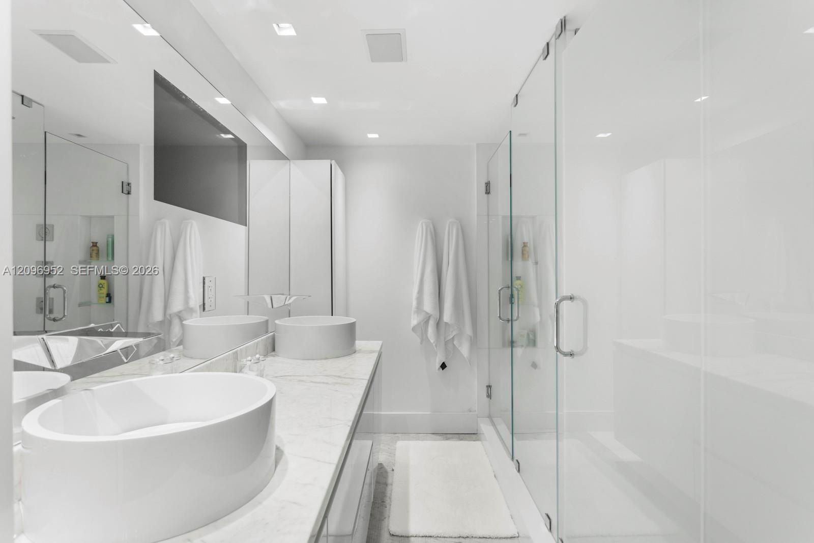 10155 Collins Avenue # 1210