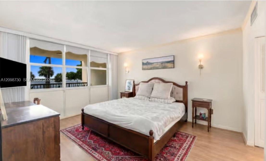 1420 Brickell Bay Dr # 202E