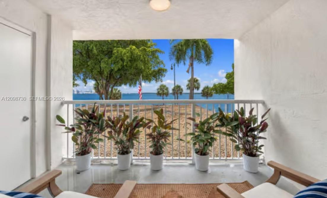 1420 Brickell Bay Dr # 202E