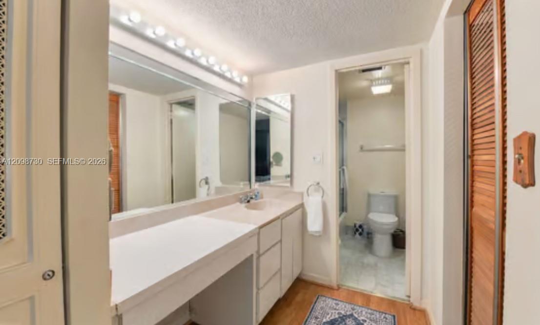 1420 Brickell Bay Dr # 202E