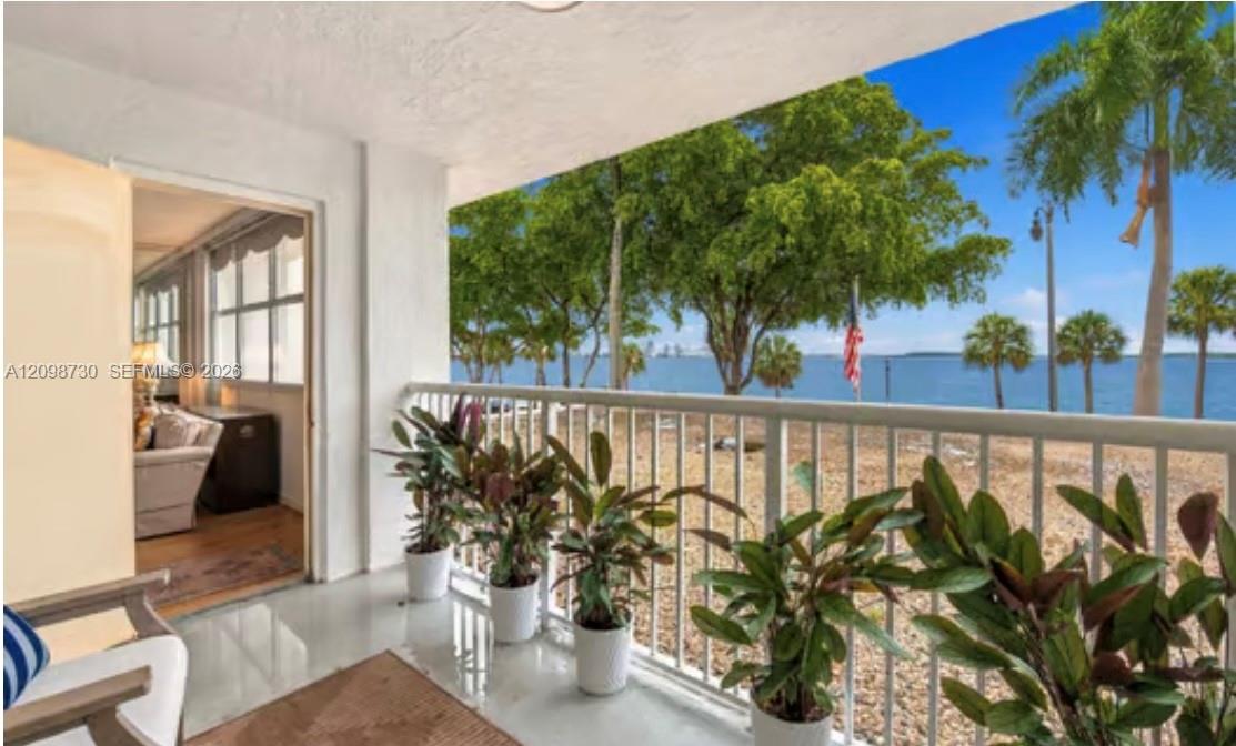 1420 Brickell Bay Dr # 202E