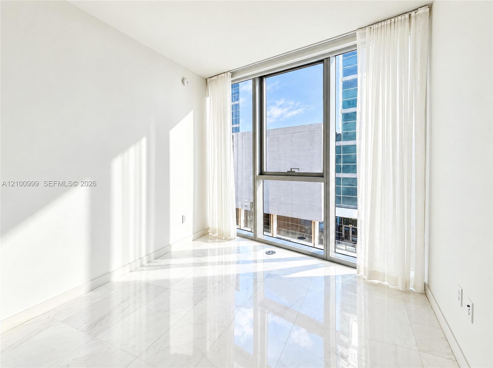300 Biscayne Boulevard Way # 506E
