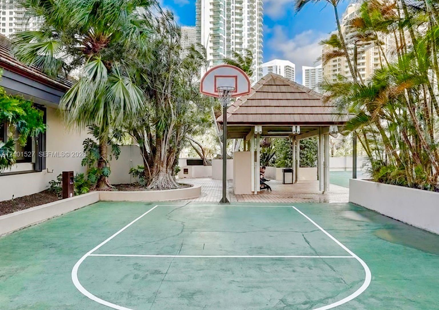 520 Brickell Key Dr # A1811