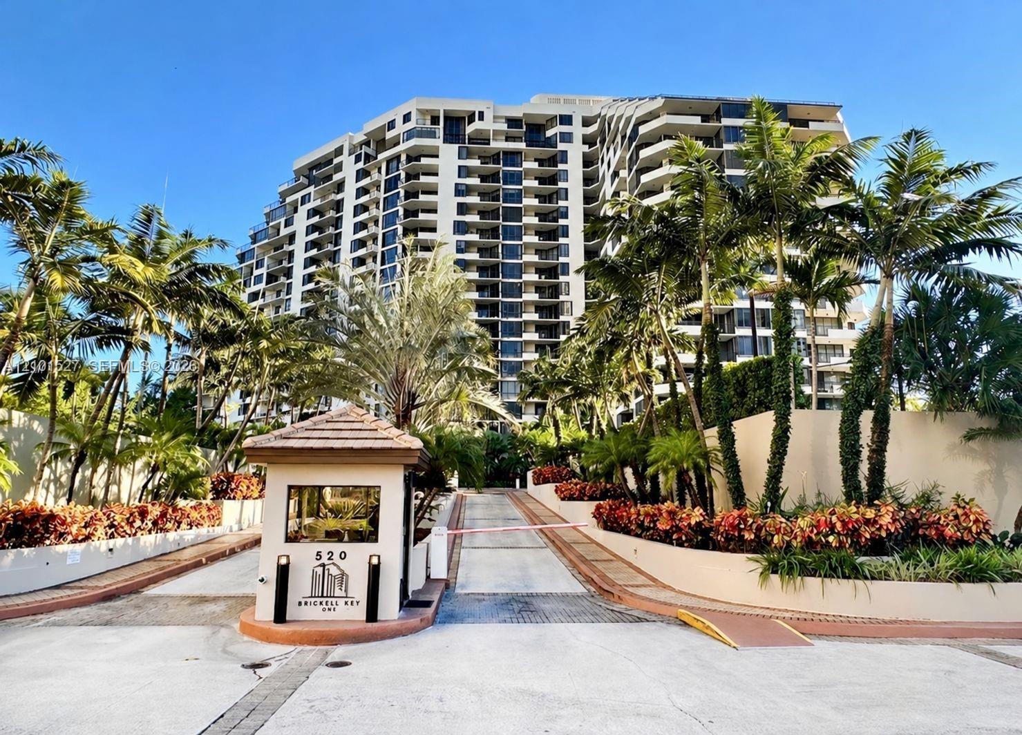 520 Brickell Key Dr # A1811