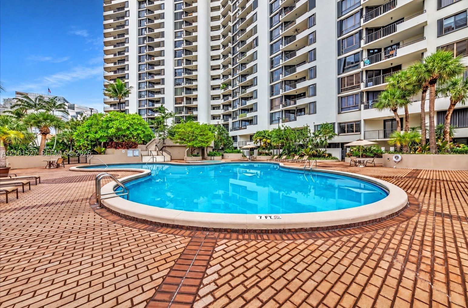 520 Brickell Key Dr # A1811