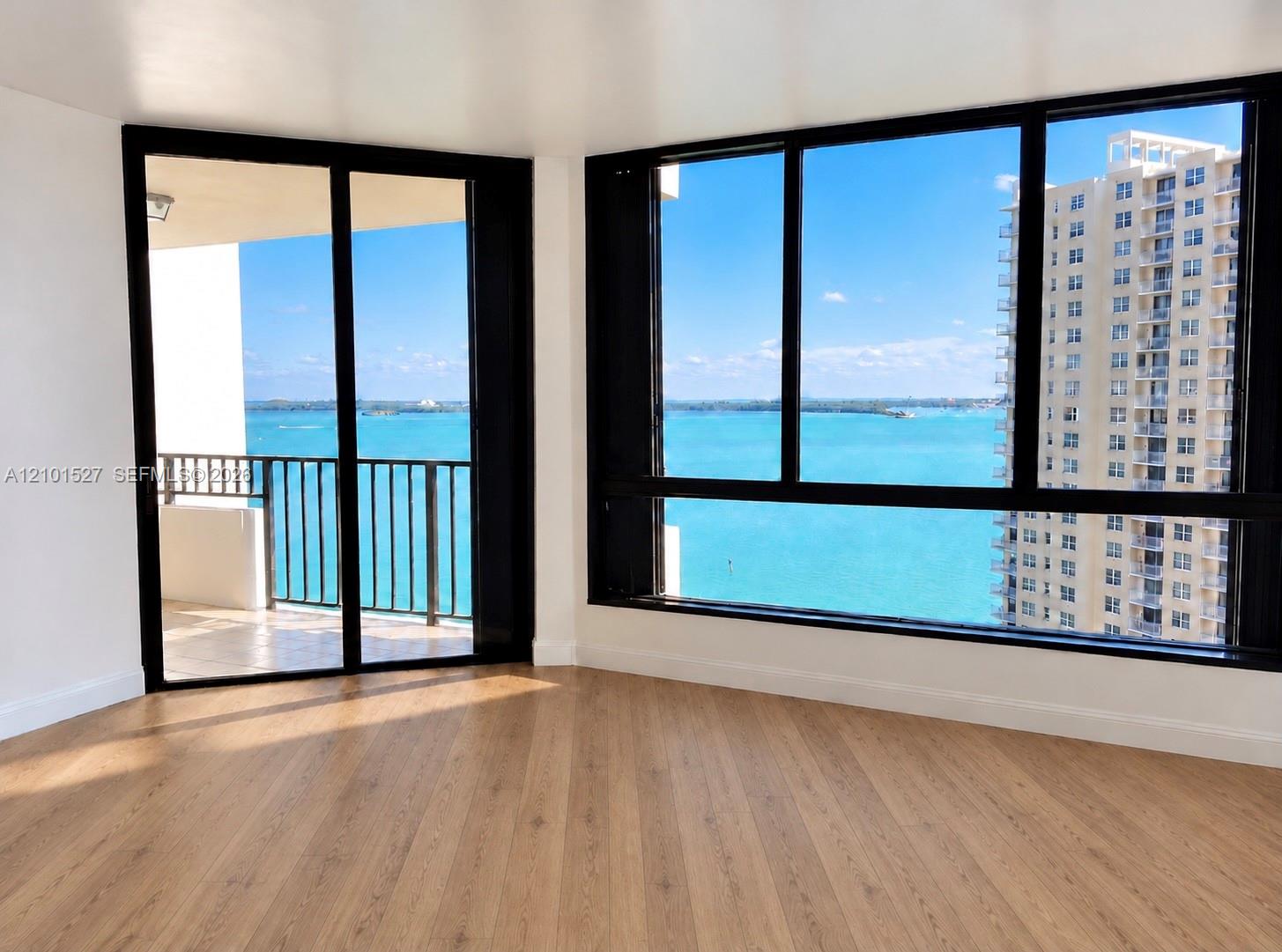 520 Brickell Key Dr # A1811