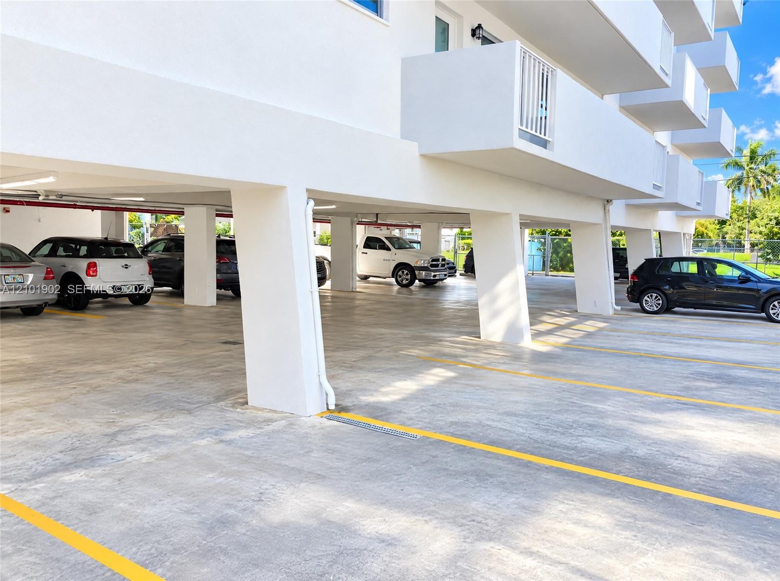 240 Collins Ave # 3E