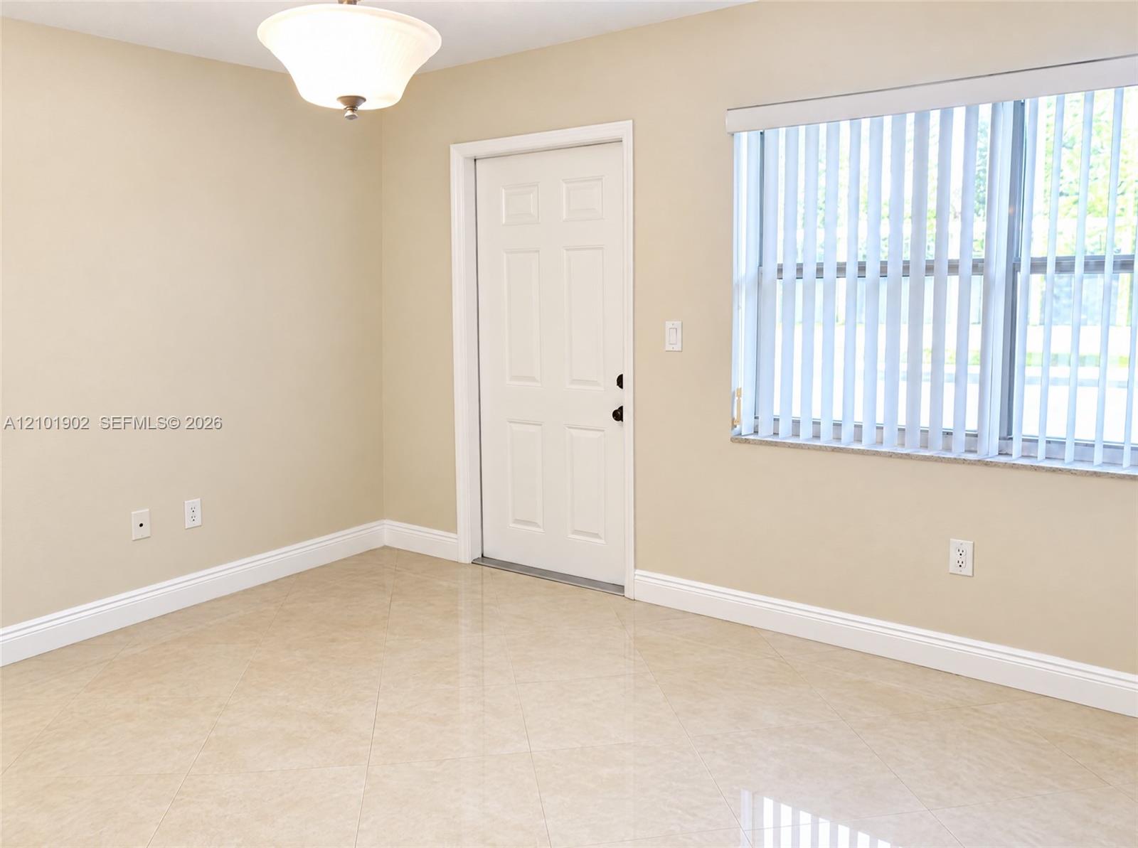 240 Collins Ave # 3E