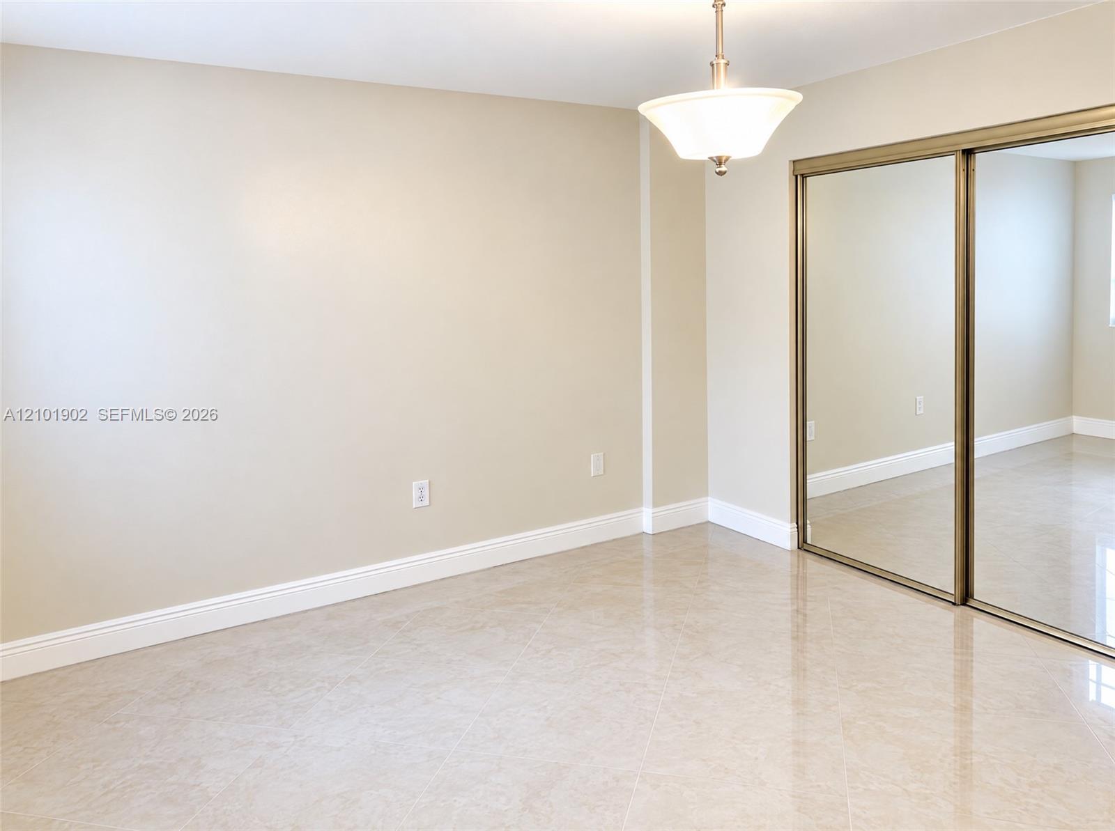 240 Collins Ave # 3E