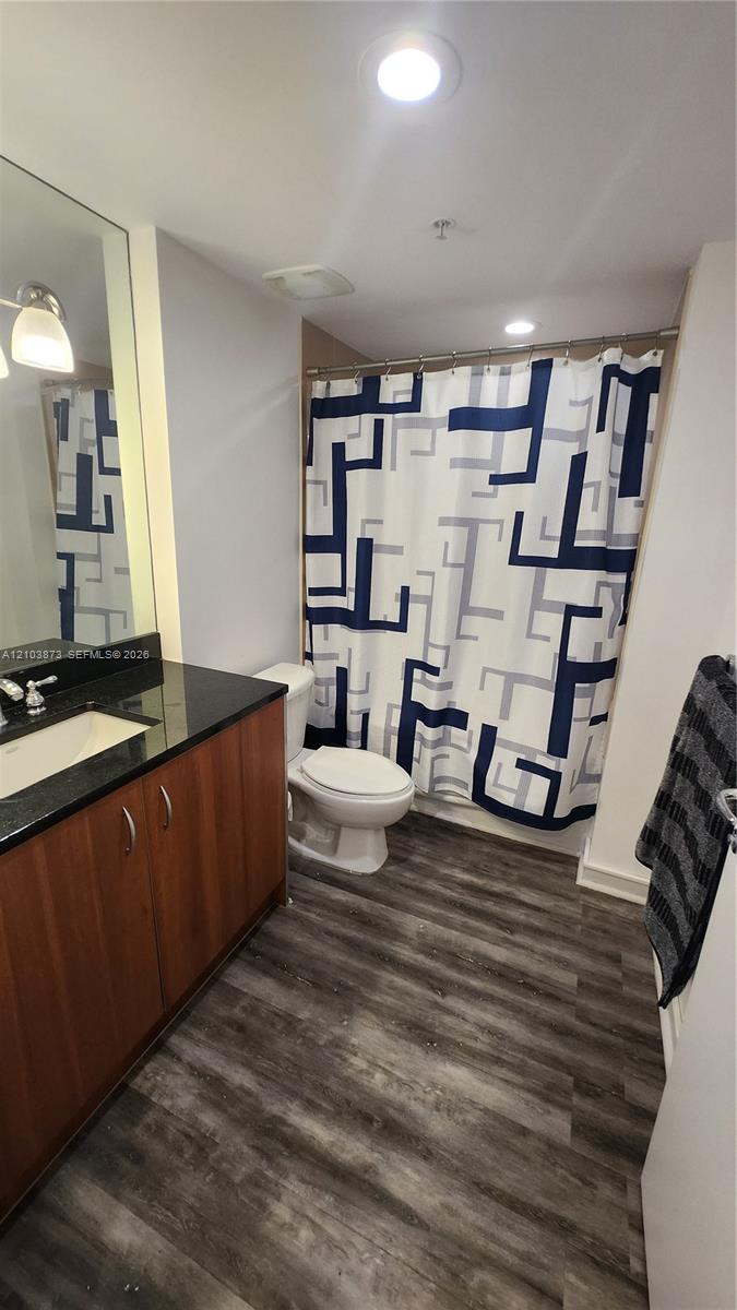 300 S Biscayne Blvd # 808 Unit: L-808