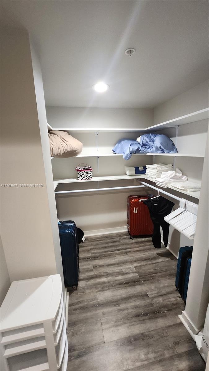 300 S Biscayne Blvd # 808 Unit: L-808