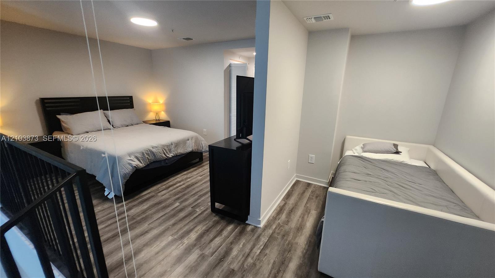 300 S Biscayne Blvd # 808 Unit: L-808