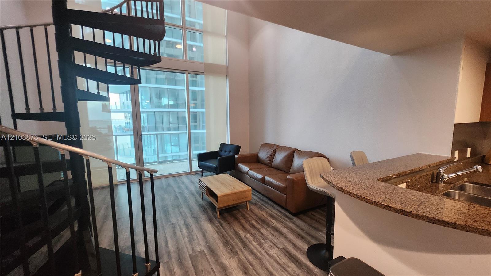 300 S Biscayne Blvd # 808 Unit: L-808