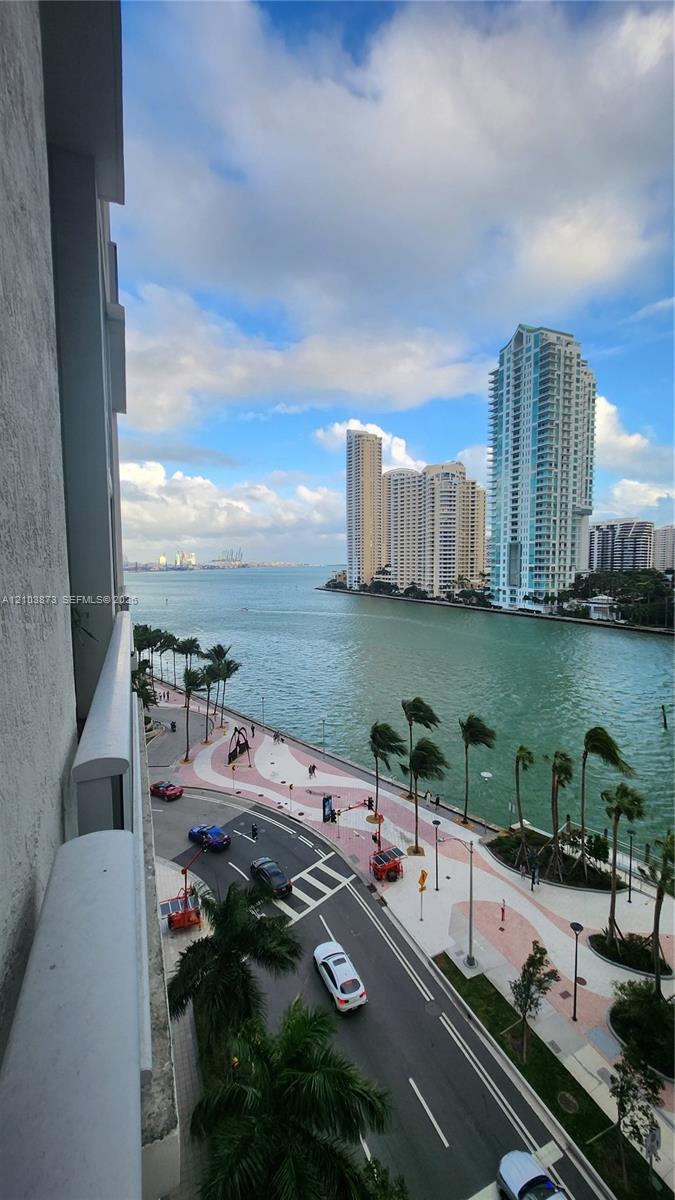 300 S Biscayne Blvd # 808 Unit: L-808