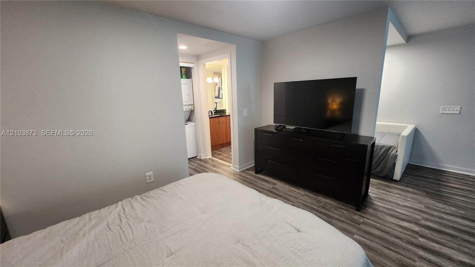 300 S Biscayne Blvd # 808 Unit: L-808