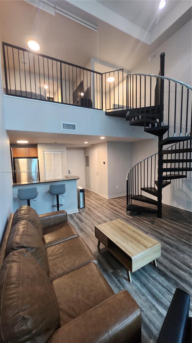 300 S Biscayne Blvd # 808 Unit: L-808