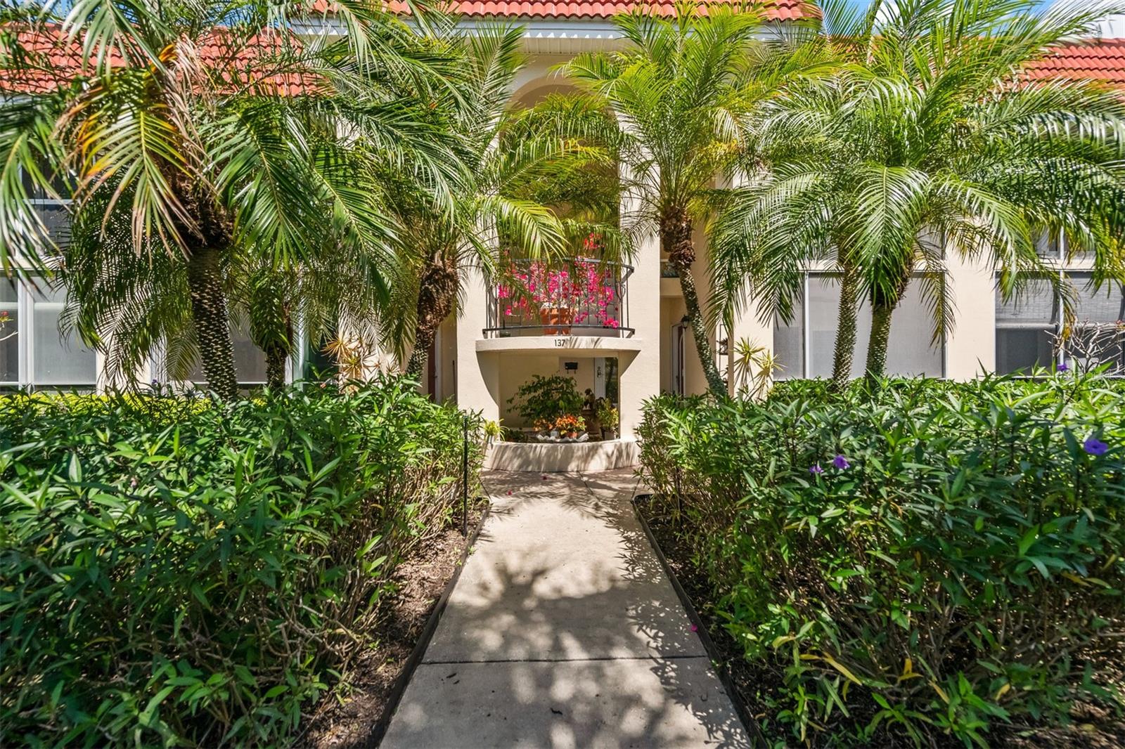 137 AVENIDA MESSINA #2