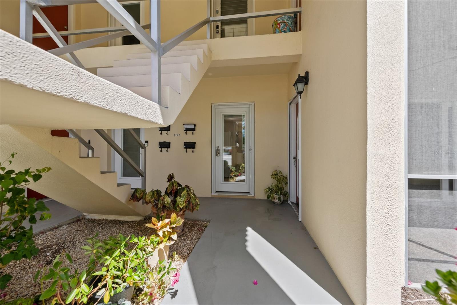 137 AVENIDA MESSINA #2