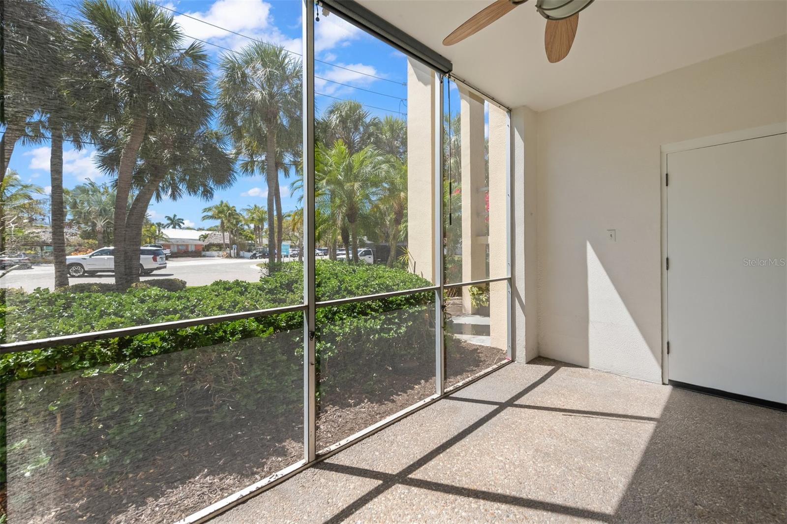 137 AVENIDA MESSINA #2