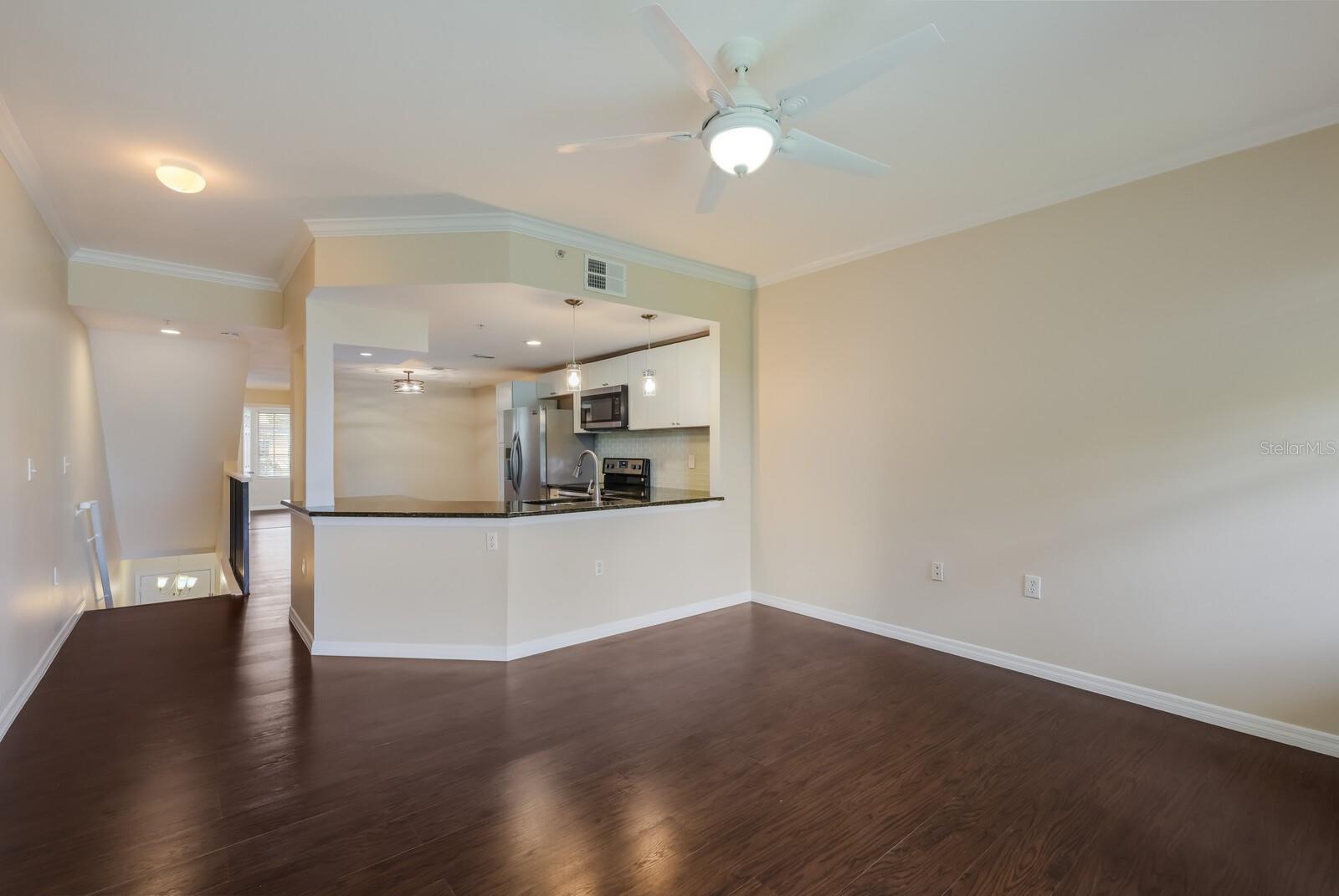 5601 BENTGRASS DR #10-115