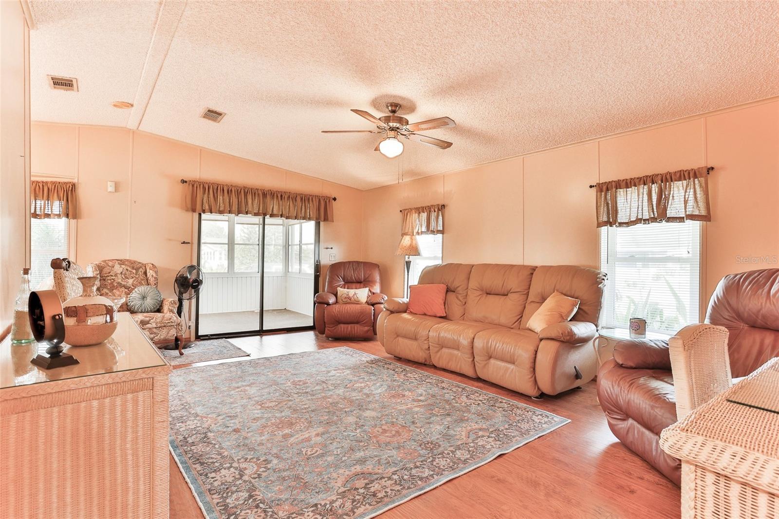 4901 SHORE LINE DR