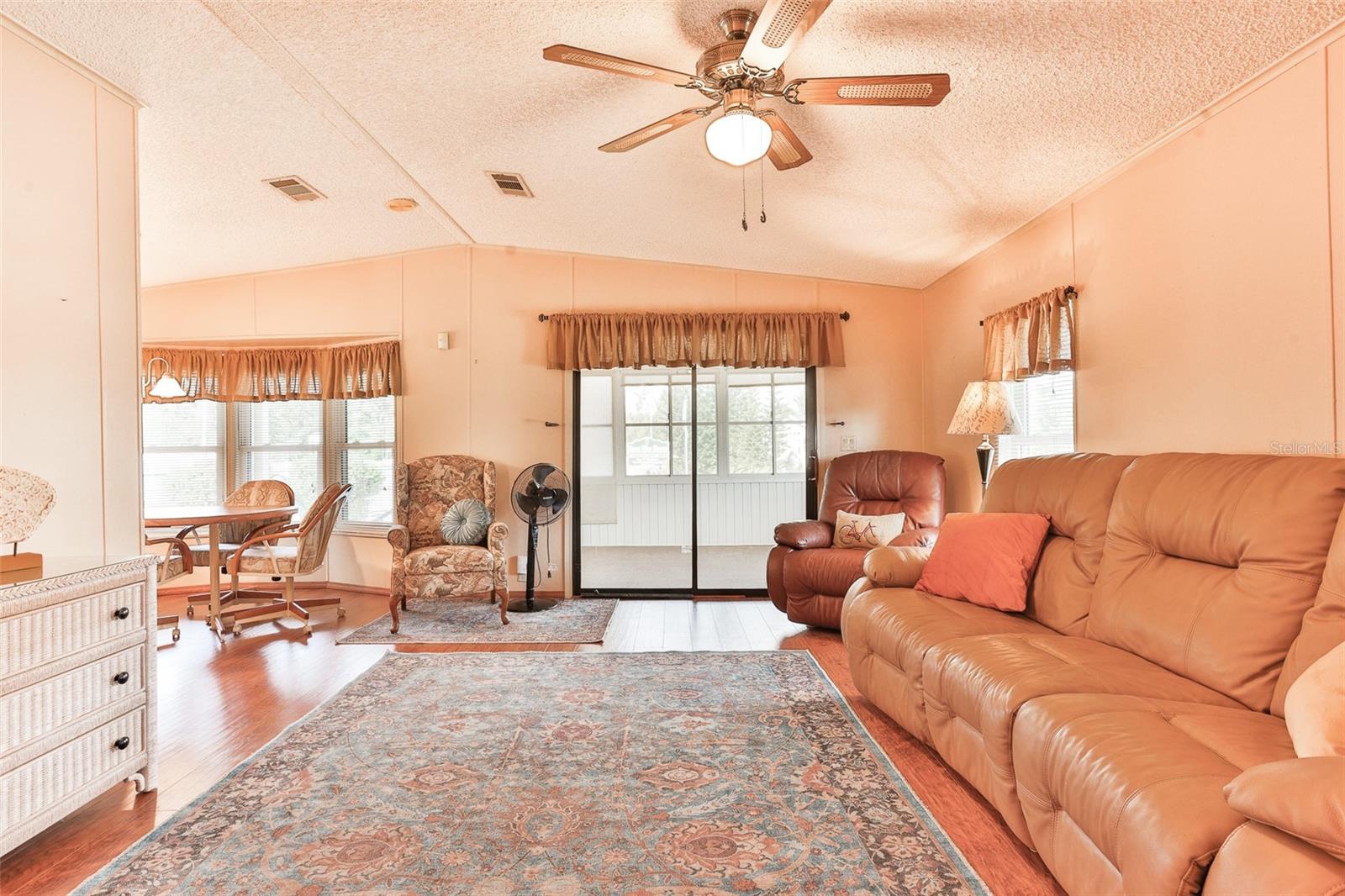 4901 SHORE LINE DR