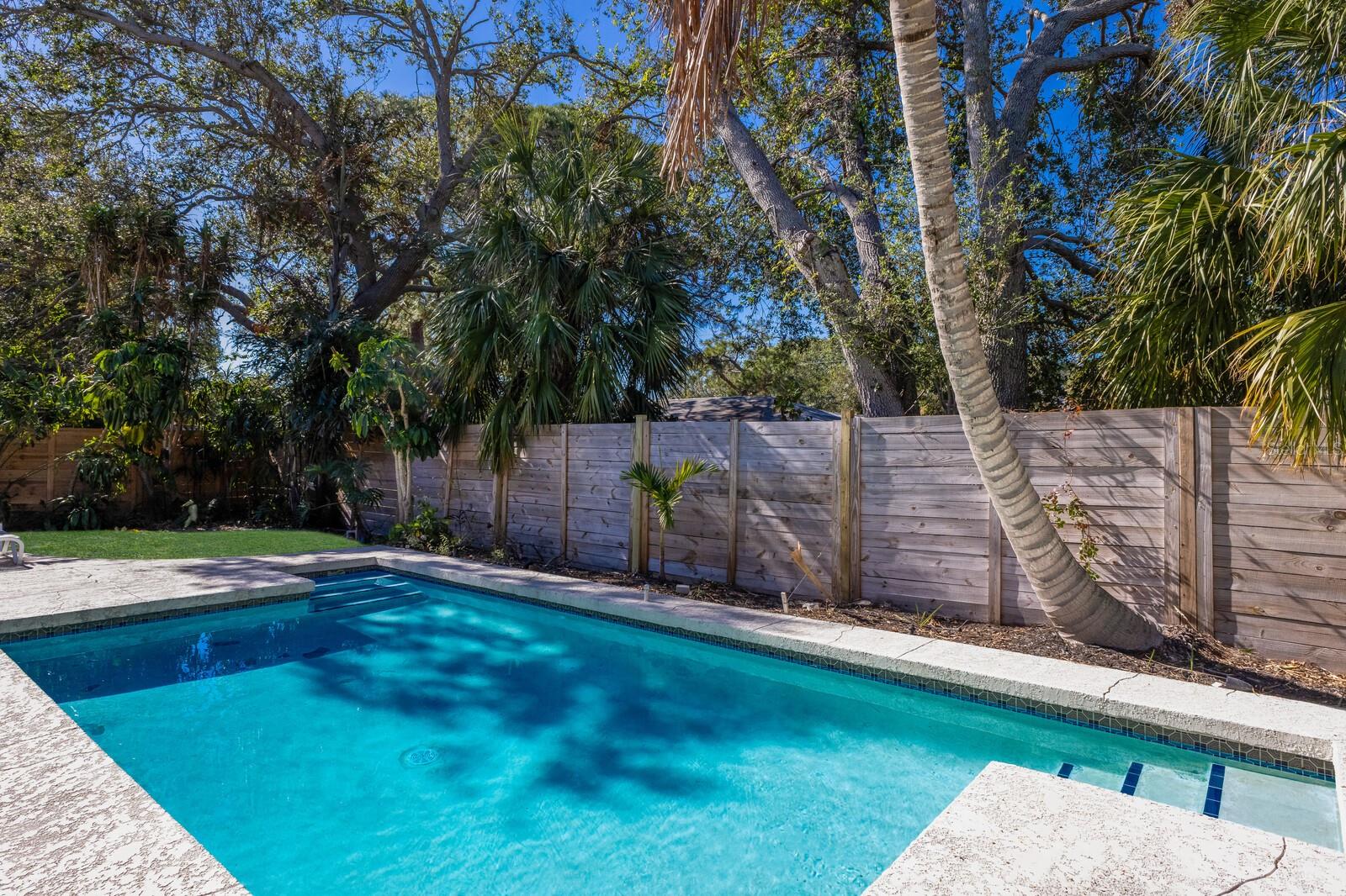 3913 CHAPEL DR