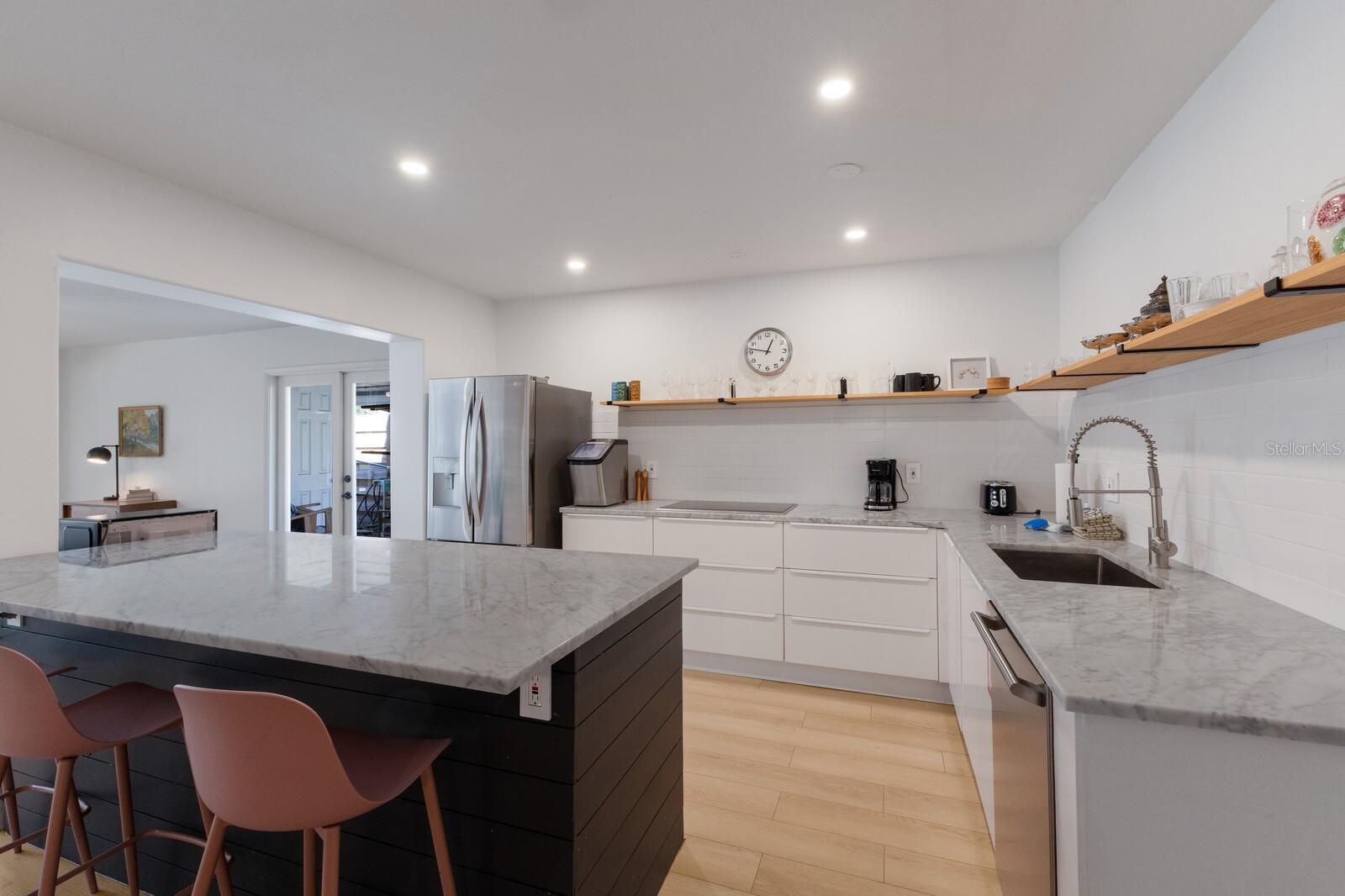 3913 CHAPEL DR