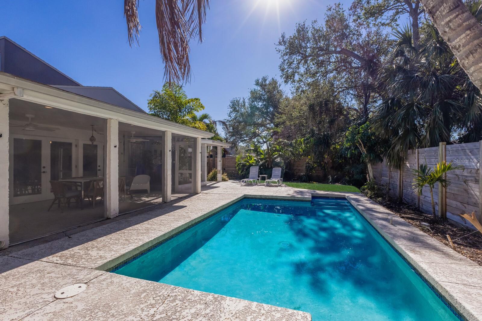 3913 CHAPEL DR