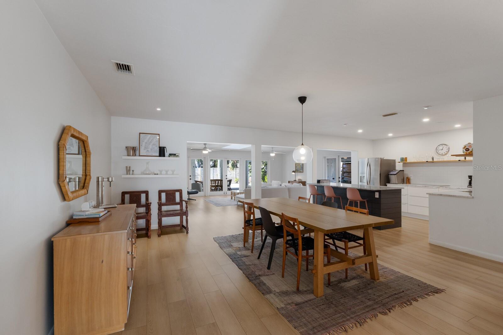 3913 CHAPEL DR