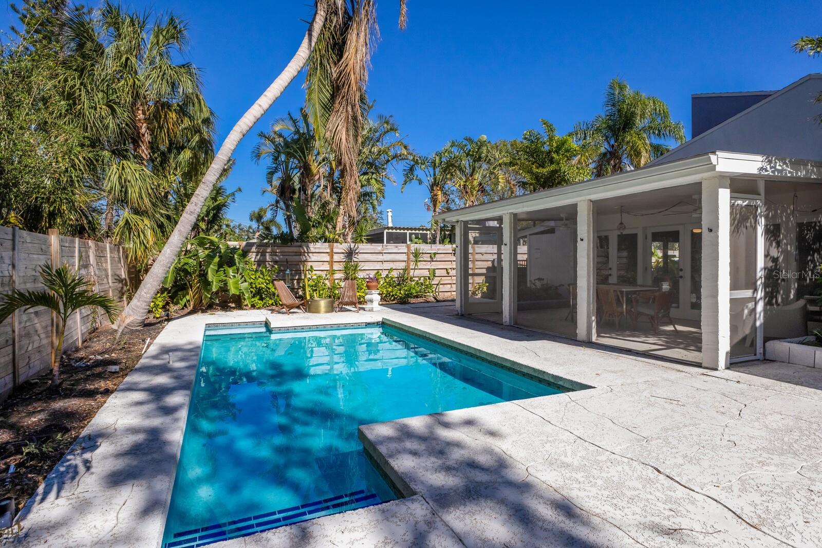 3913 CHAPEL DR