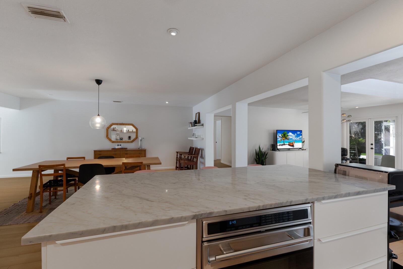 3913 CHAPEL DR