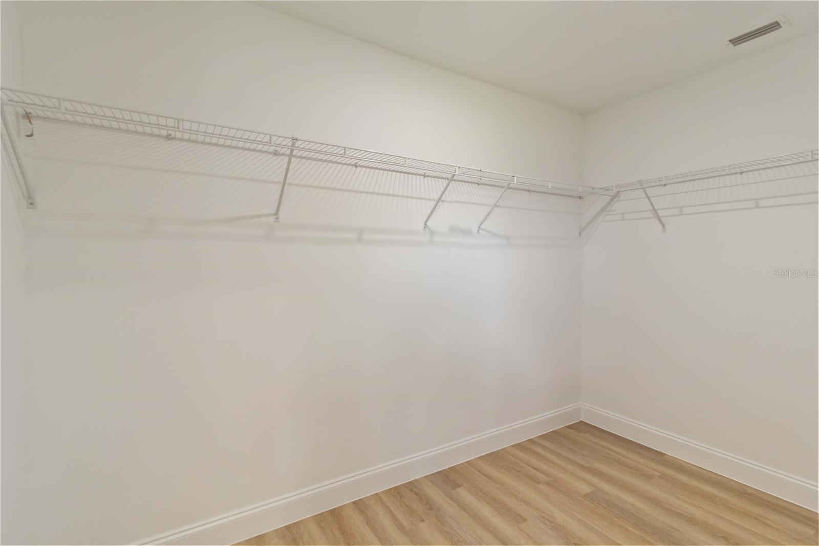 100 ABBOTT CT