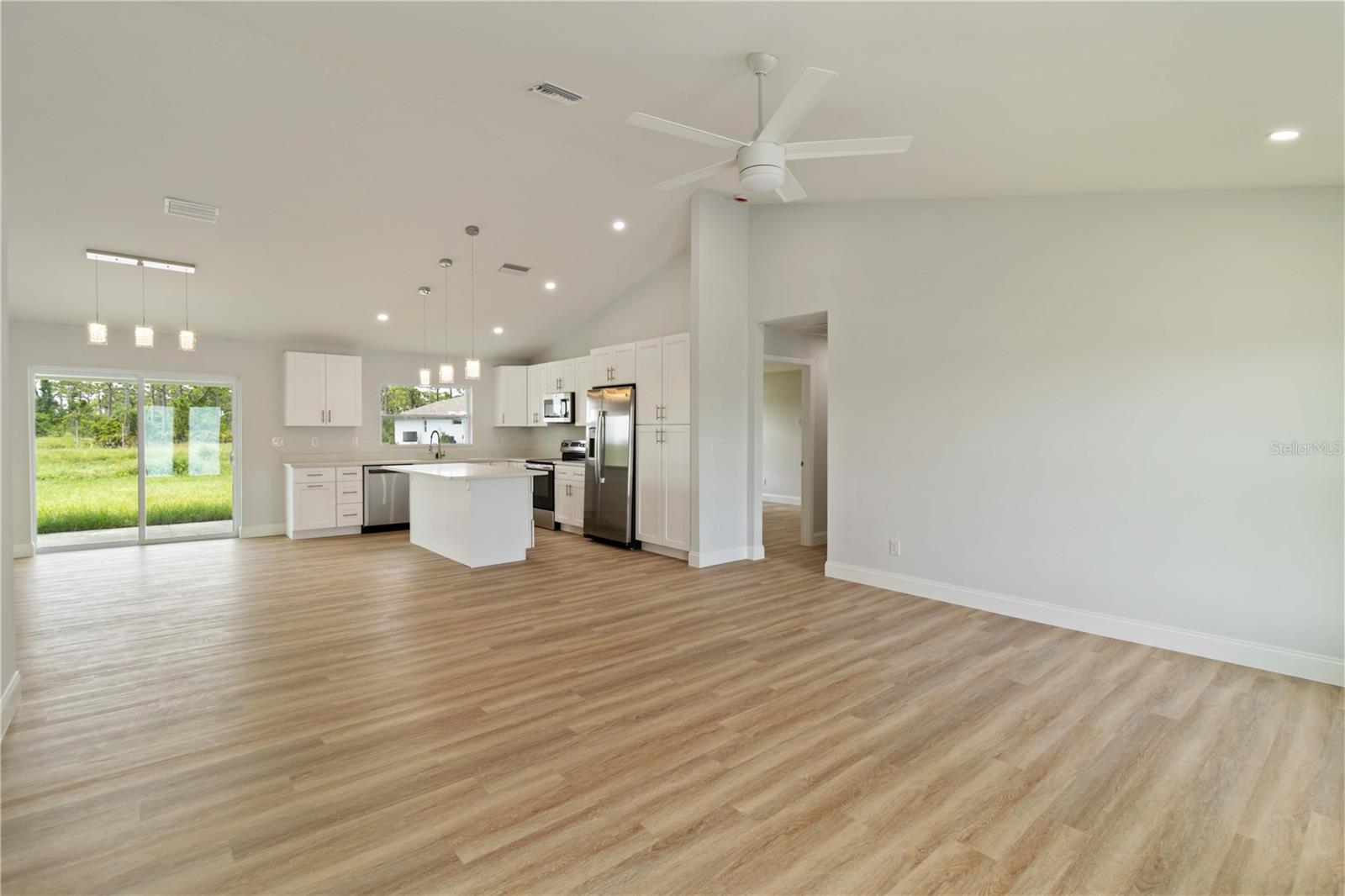 100 ABBOTT CT