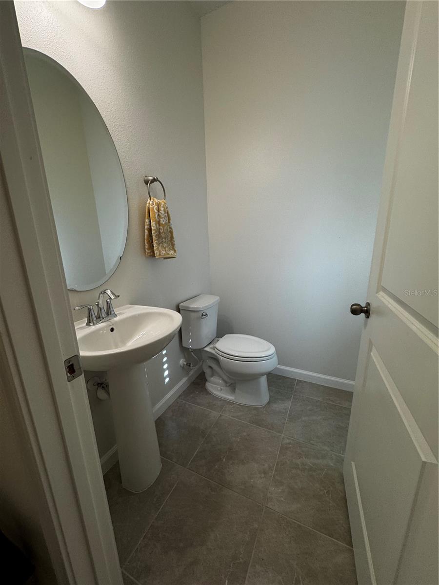 11665 ROLLING GREEN DR