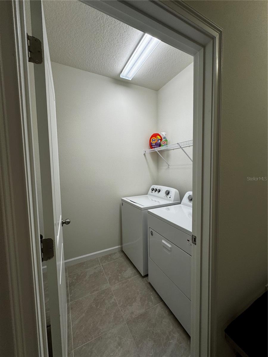 11665 ROLLING GREEN DR