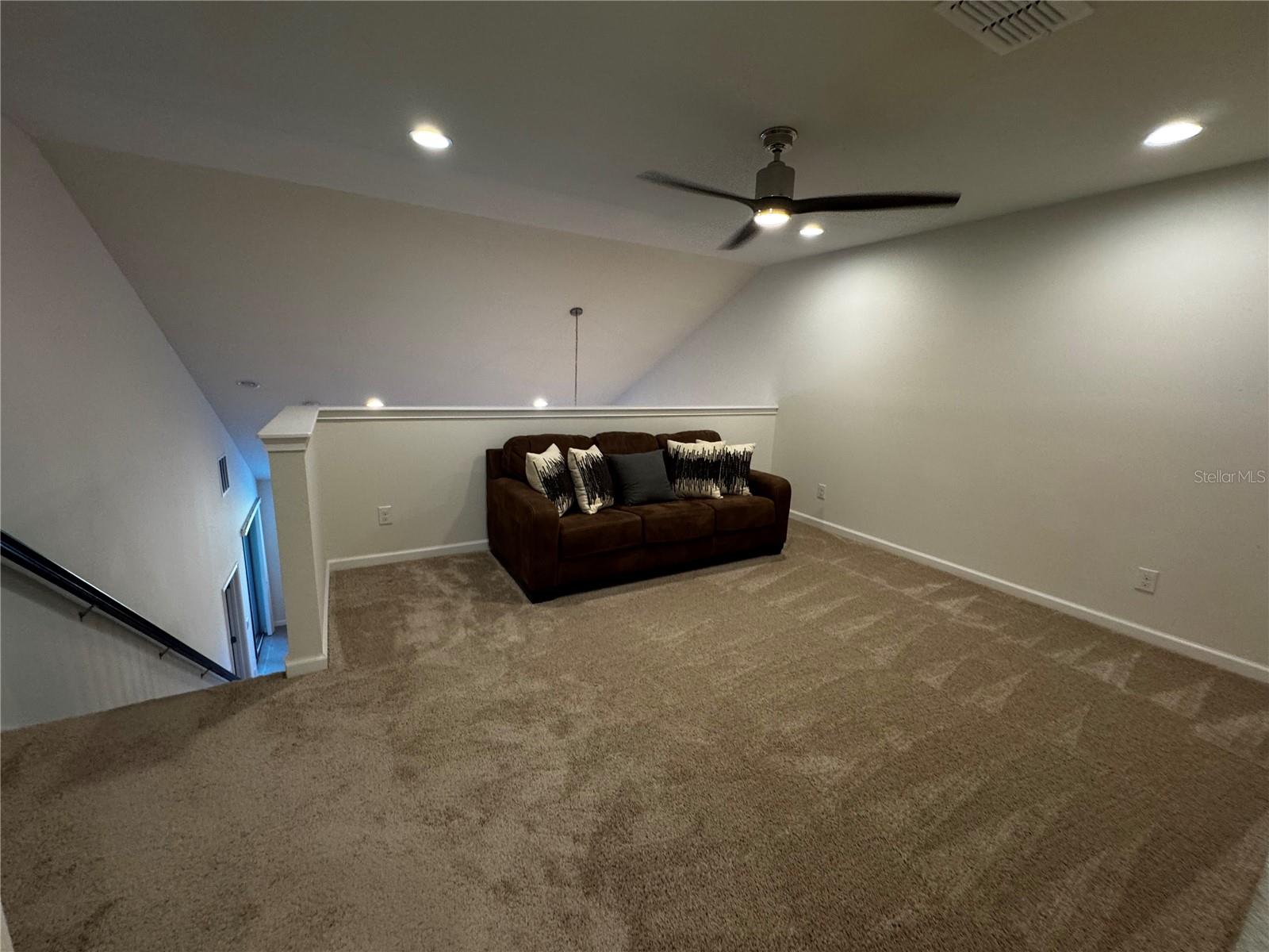 11665 ROLLING GREEN DR