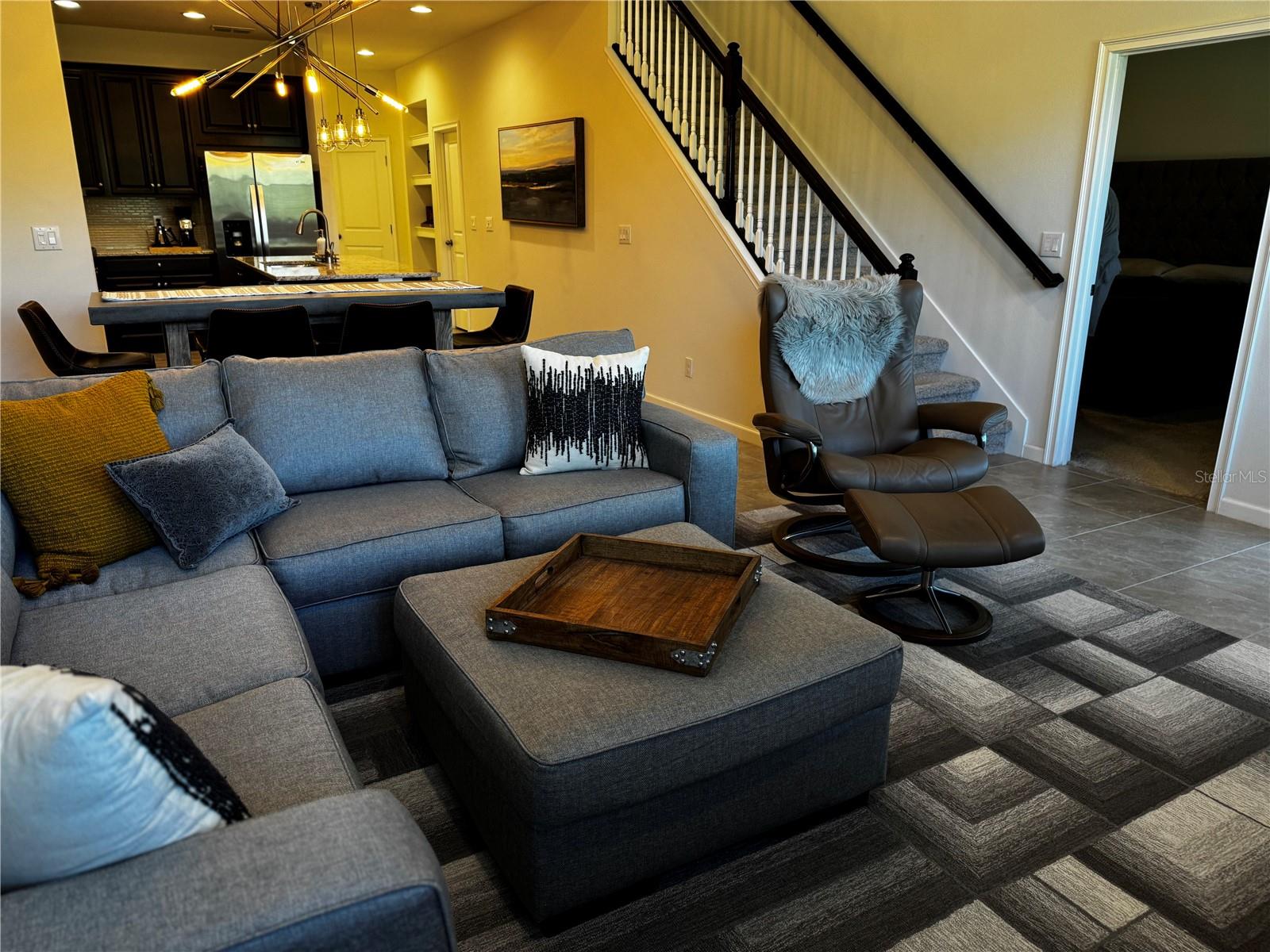 11665 ROLLING GREEN DR